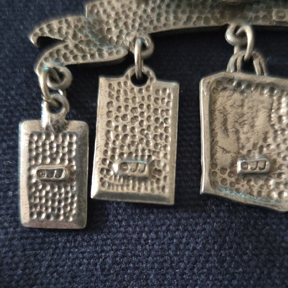 Vintage 1990's JJ Collectible 'Born to Shop' Pewter Brooch w 5 Dangling Charms - Picture 4 of 8